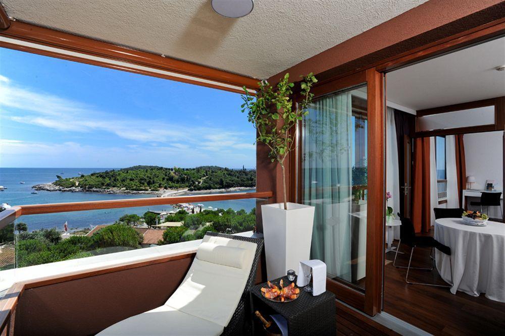 Hotel Istra Rab Town Exterior photo